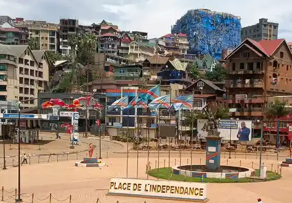 Bukavu : à l’approche de la rentrée scolaire, des enfants vendent dans les rues pour financer leurs fournitures