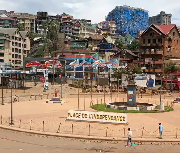 Bukavu : à l’approche de la rentrée scolaire, des enfants vendent dans les rues pour financer leurs fournitures
