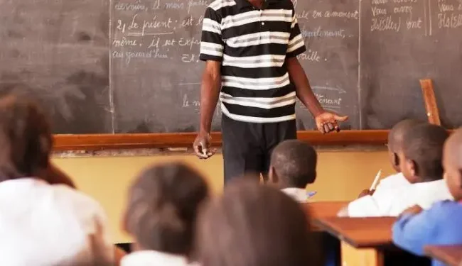 RDC : le diplôme de Graduat désormais exigé pour enseigner ou diriger une école primaire dès 2026-2027