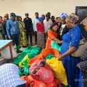 Bukavu: une chaîne de solidarité apporte des vivres et non-vivres aux familles sinistrées de Cimpunda