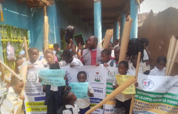 Bukavu: 60 enfants orphelins et vulnérables bénéficient des kits scolaires.