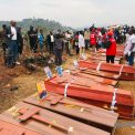Bukavu : les 27 enfants victimes de l’incendie de Cimpunda inhumés sous une forte émotion
