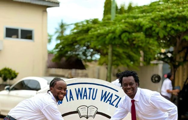 Culture: De Kamituga à la Tanzanie, le comédien Fido DRC brille dans la série à succès «Mekwa School»