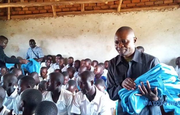 Mahagi : plus de 10 milles élèves de 35 écoles primaires bénéficient de kits scolaires grâce à l’UNICEF