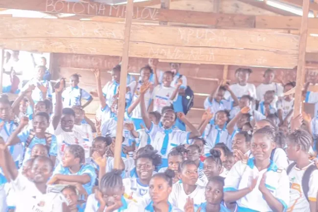 Mbandaka : le Complexe scolaire Amis du Savoir sensibilise les jeunes filles à l’hygiène corporelle, intime et menstruelle
