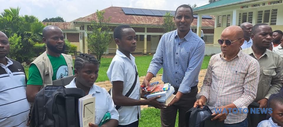 Éducation : 1 689 élèves Wambuti équipés pour la rentrée scolaire 2026-2027